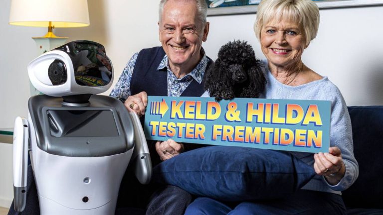 Dansk Robot med Sanbot på DR1 - Keld & Hilda Tester Fremtiden