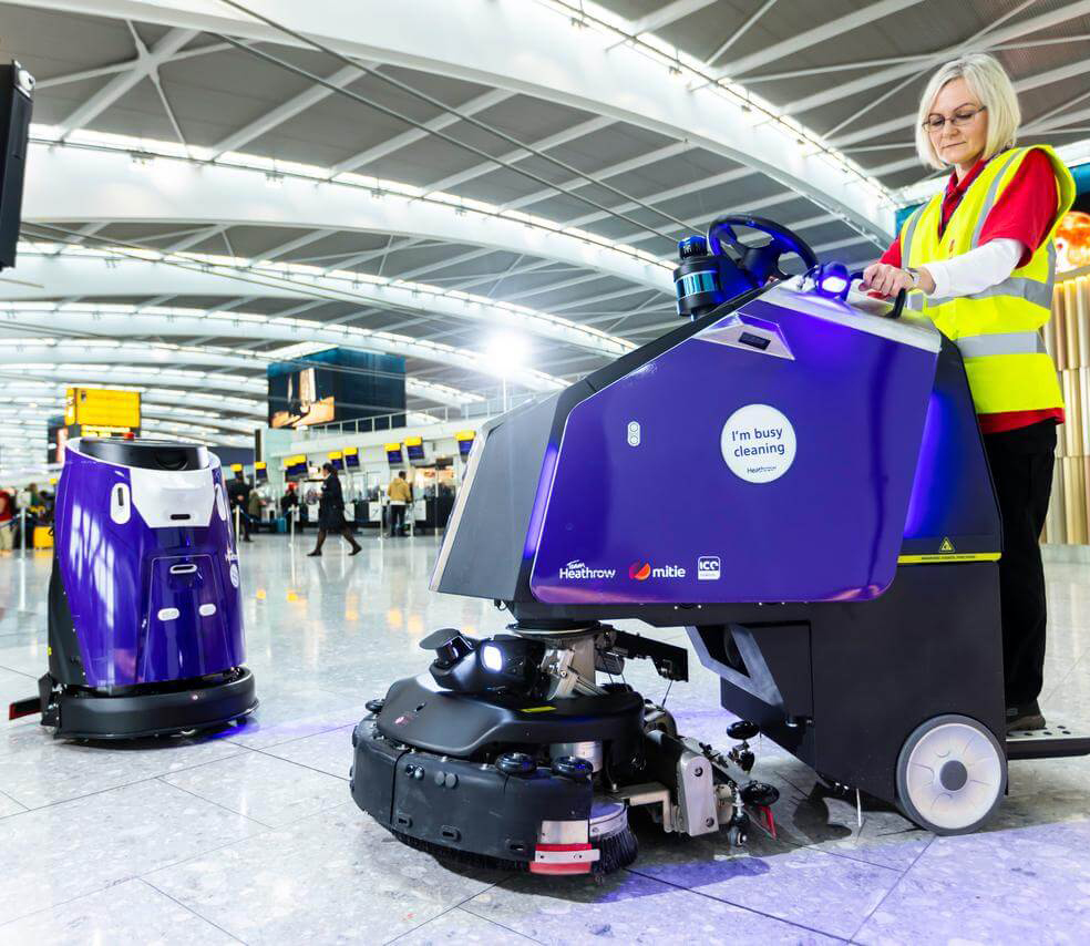 Rengøringsrobotter Ecobot 50 Robotgulvvasker og Ecobot 75 Robotgulvvasker i Heathrow Lufthavn - Indlæg fra Dansk Robot